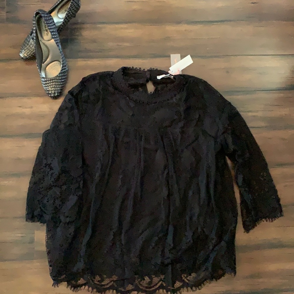 Gorgeous lace top Brand New